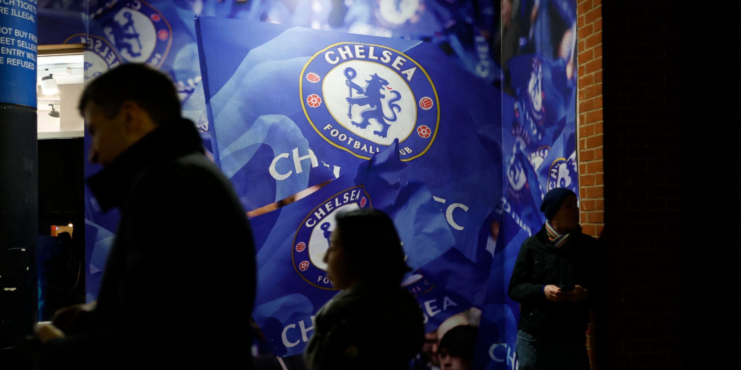 Chelsea bid for ‘gorgeous’ striker under £20m in January