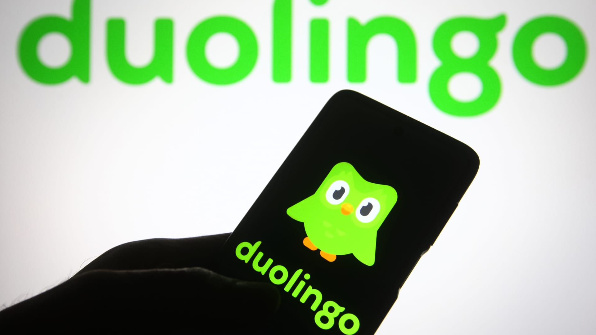 Users are using the app to learn Mandarin, and Duolingo’s stock price rises 7%