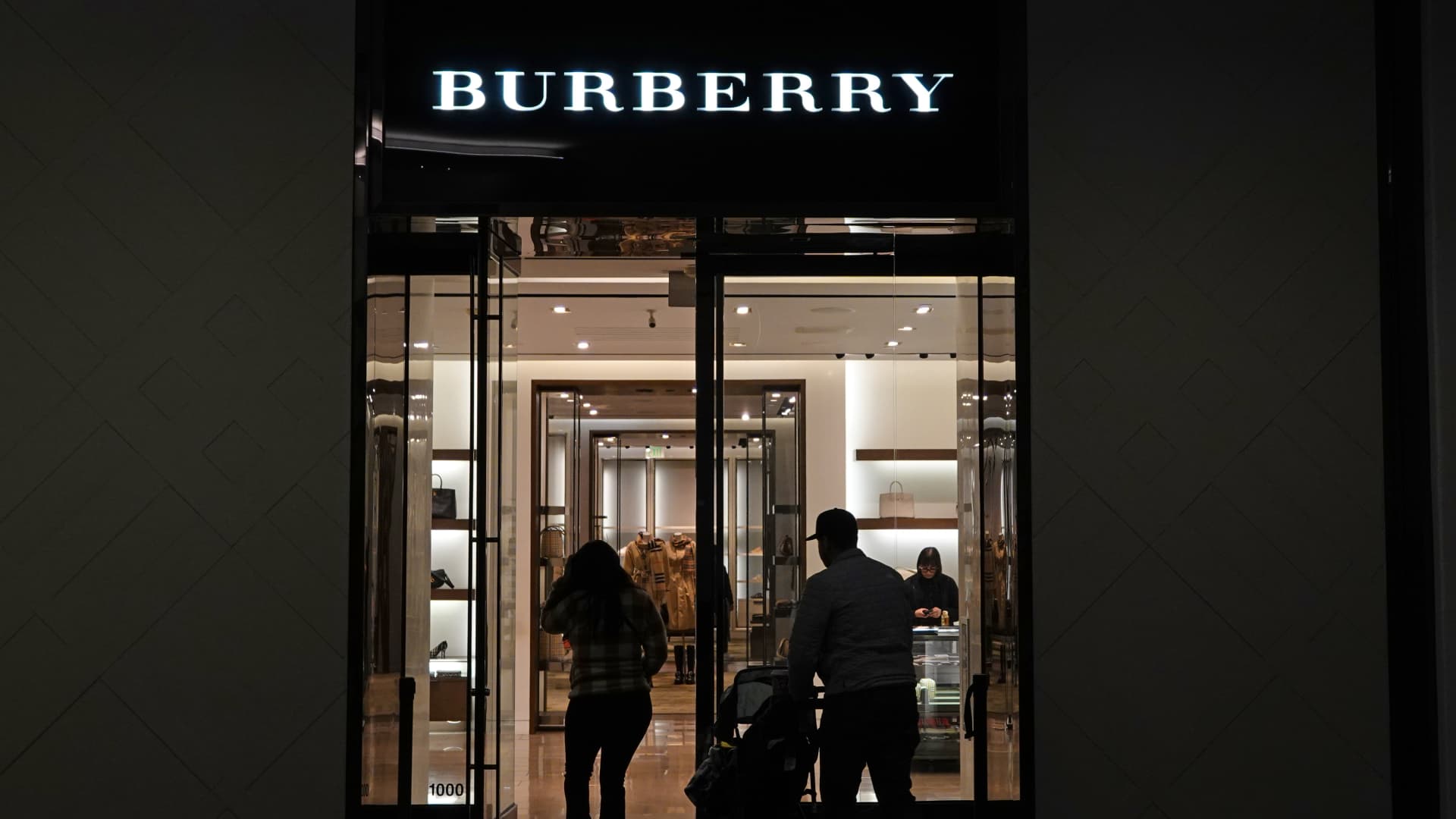 Burberry (brby) income Q3 FY25