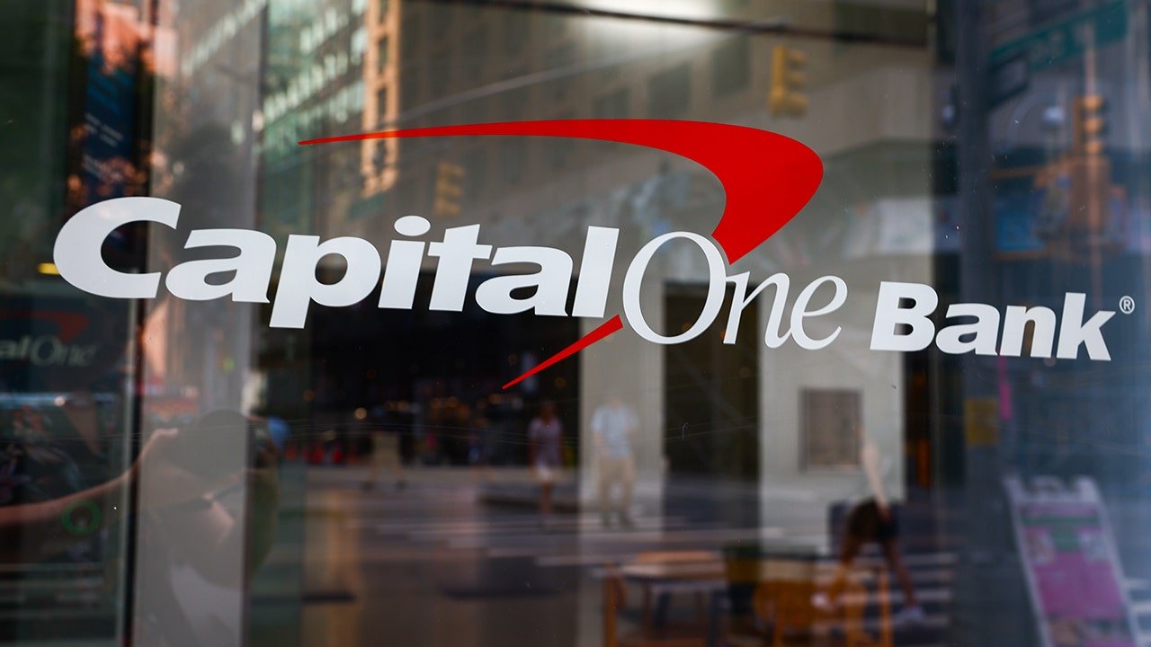 Capital One customers aren’t getting paid amid an outage