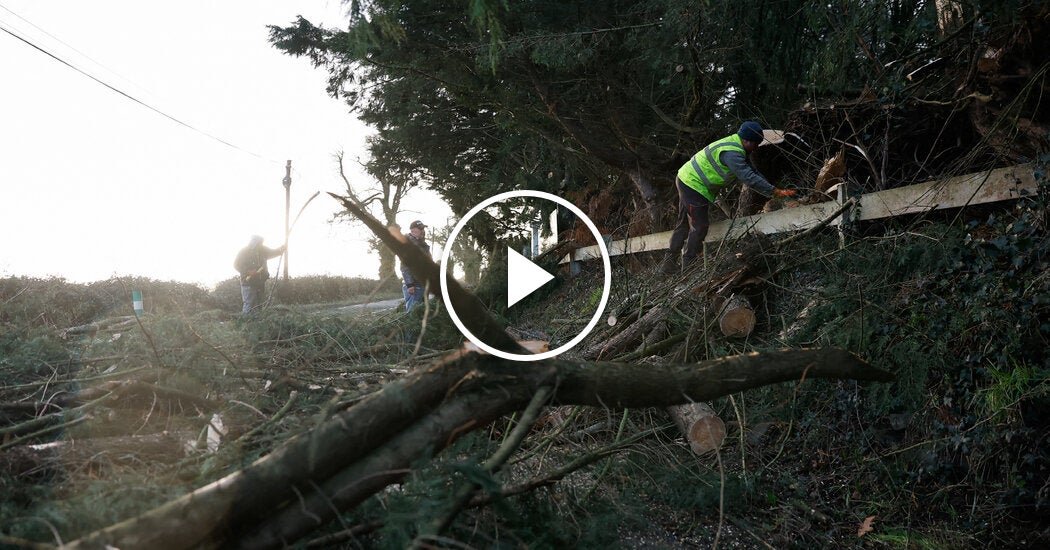 Storm Eowyn batters Ireland with powerful winds