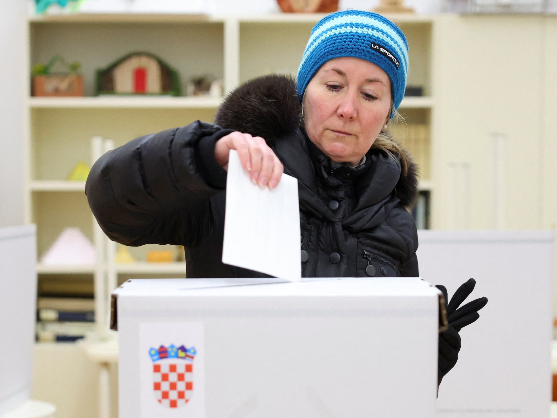 Croatians vote in presidential runoff, incumbent president expected to win news