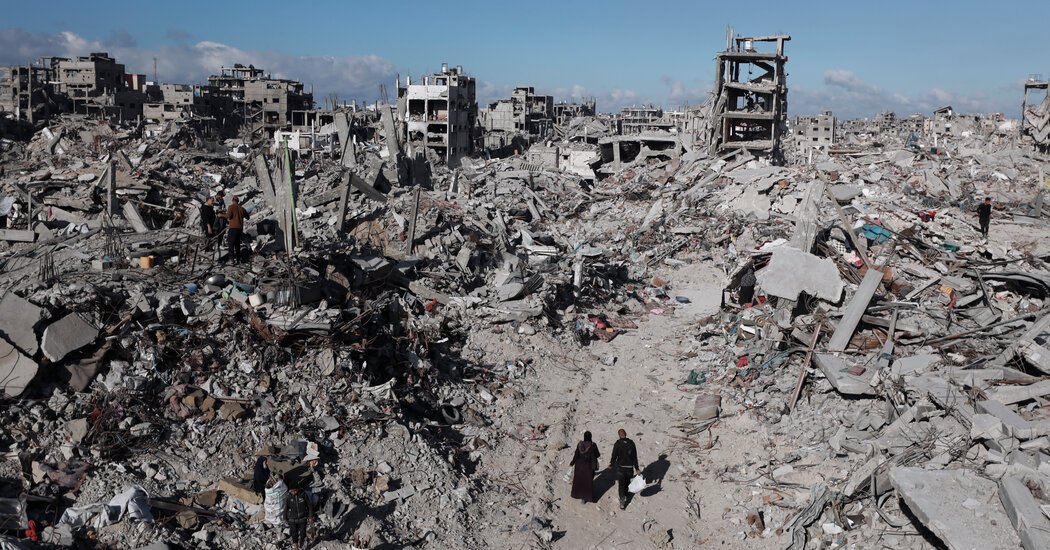 Gazans are returning to the massive destruction in the old neighborhoods