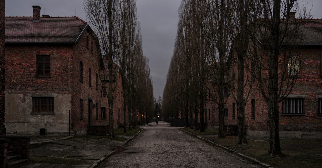 In Auschwitz, a ceremony at the time of growing nationalism