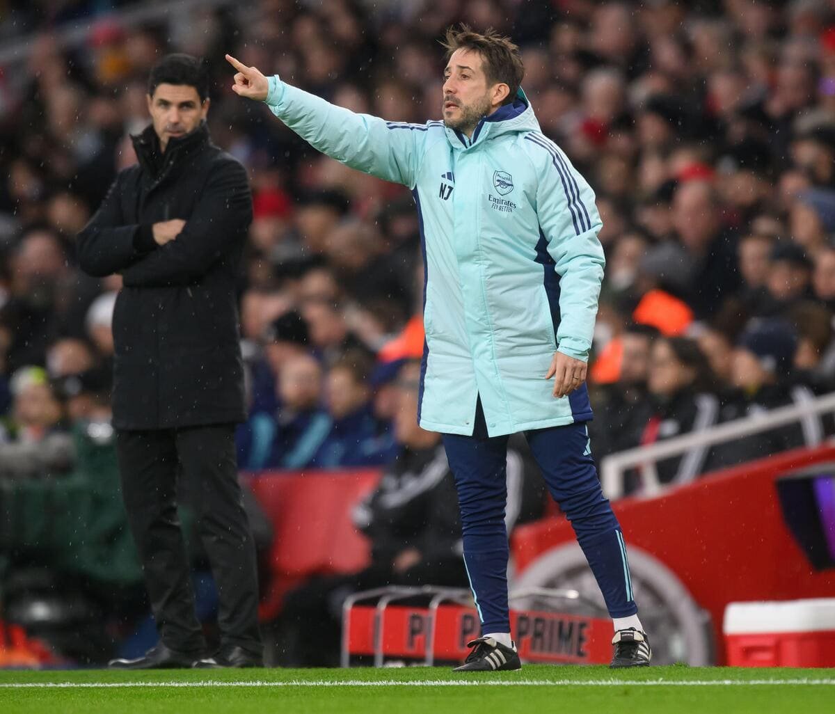 Gary Neville has hit out at Arsenal set-piece coach Jover, saying he ‘overstates his importance’