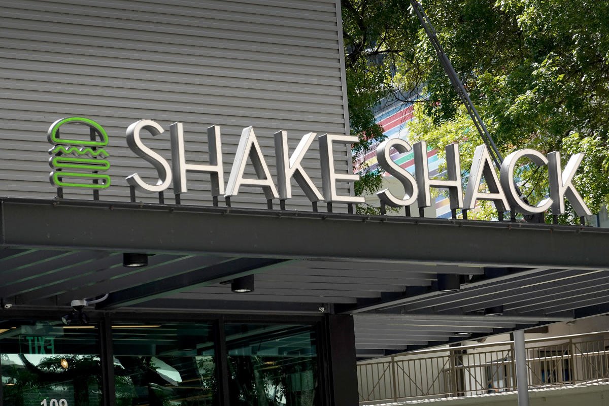 Shake Shack CEO’s new growth plan for burger chain, international ambitions