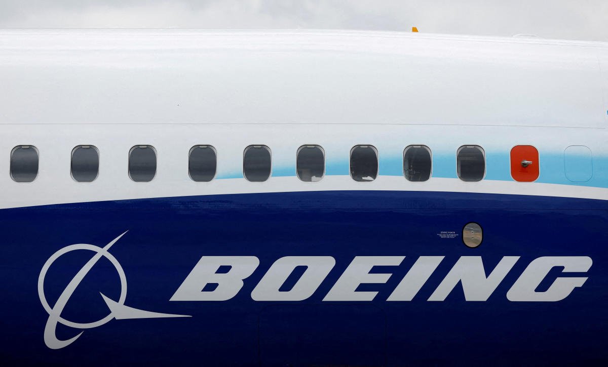 Boeing sees a $ 3.5 million cash flow loss due to work strikes and layoffs in the fourth quarter