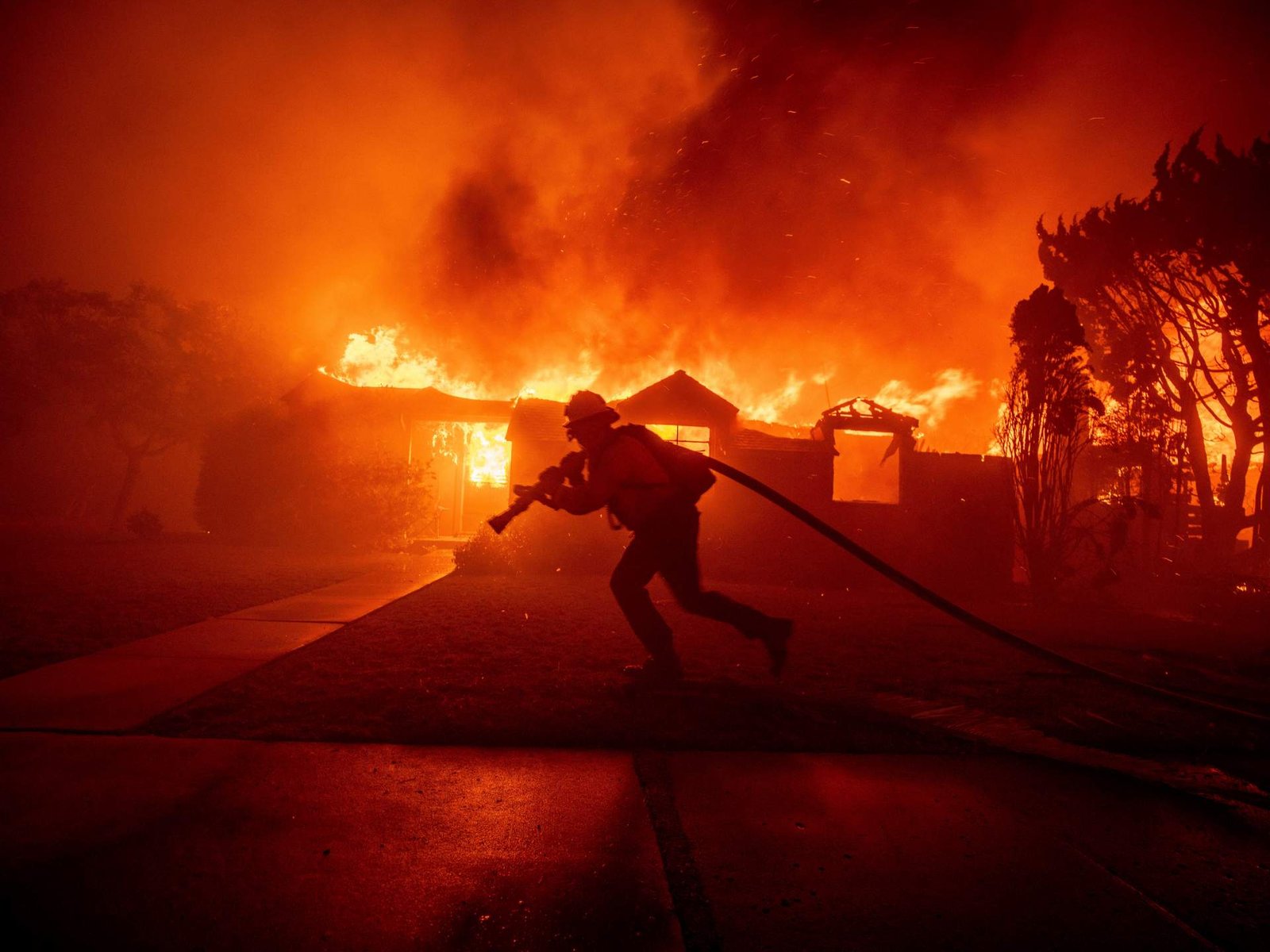 Fourth wildfire breaks out in Los Angeles, blaze spreads rapidly