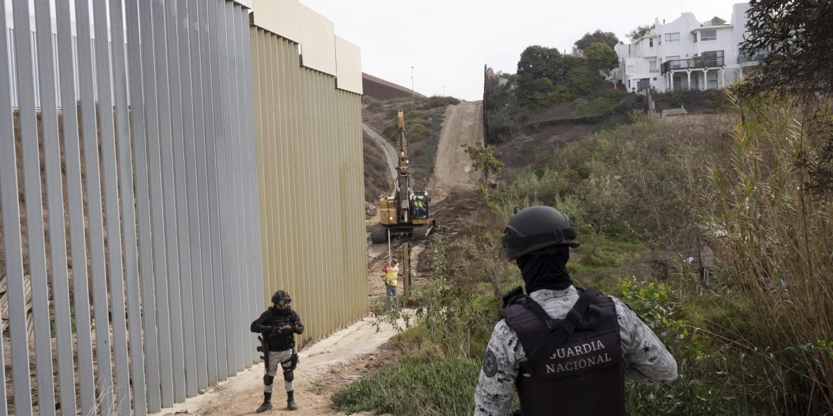 Pentagon begins sending 1,500 active duty troops to secure US-Mexico border