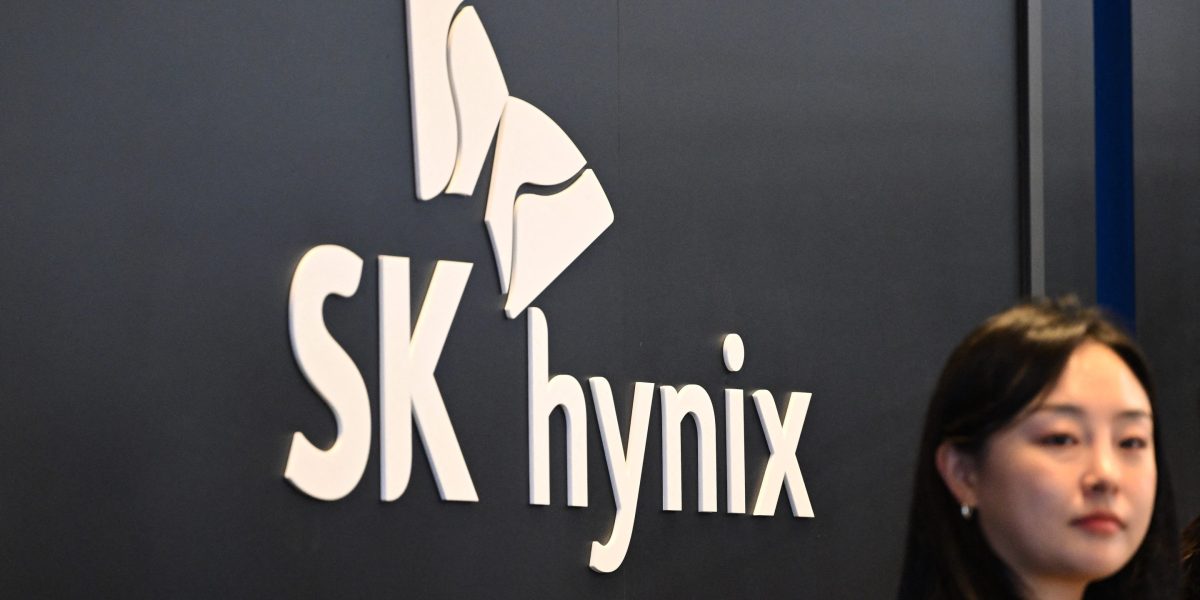 SK Hynix slumped after record profits fell short of high expectations