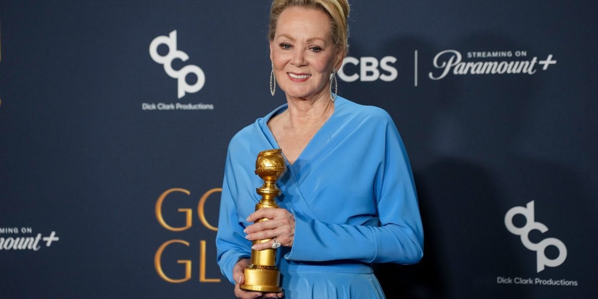 Jean Smart says ‘with all due respect’ networks televising the Oscars should donate 100% of their profits to wildfire victims and LA firefighters