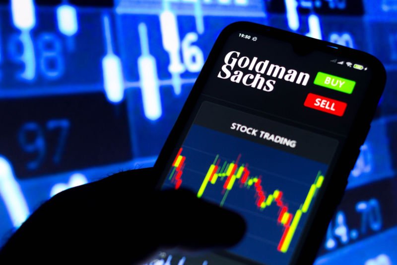 Hedge funds record average global gain of 12.1% in 2024: Goldman Sachs By Investing.com