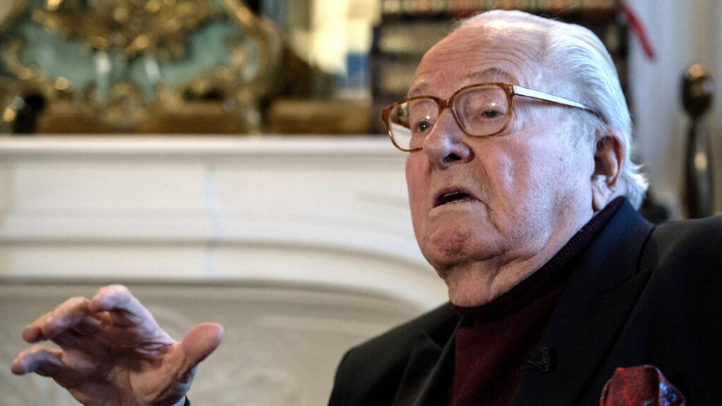 The family plans to bury French far-right politician Jean-Marie Le Pen