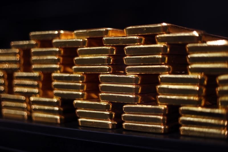 Gold prices steady with nonfarm payrolls Investing.com reports