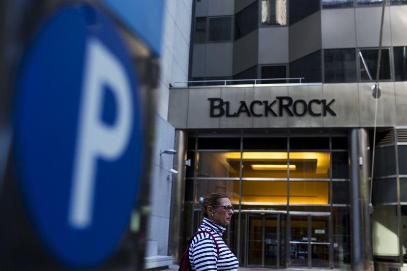 The banking regulator has given BlackRock a new deadline on the bank’s stake, reports Bloomberg Ni Reuters