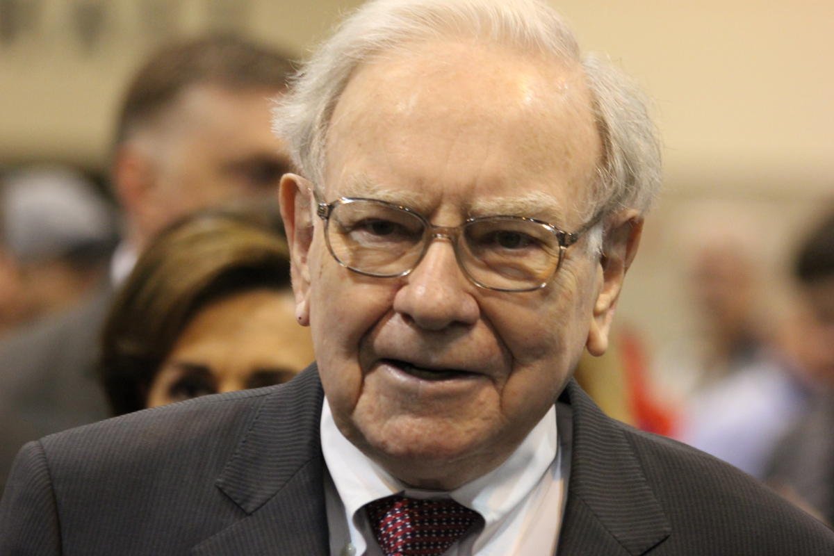 Warren Buffett’s Best Stocks to Buy With $1,200 Right Now