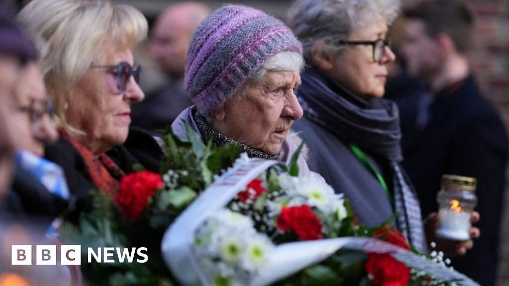 Vigil held at Auschwitz “Death Wall” 80th anniversary