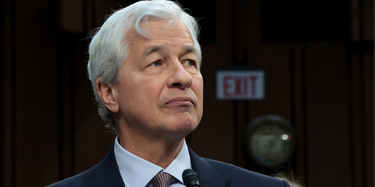 JPMorgan Chase workers grumble over meager bonuses, 2% pay bump as bank returns record $58.5 billion in profits