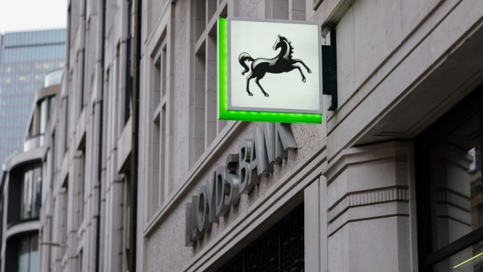 Lloyds to cut 500 jobs and close two offices