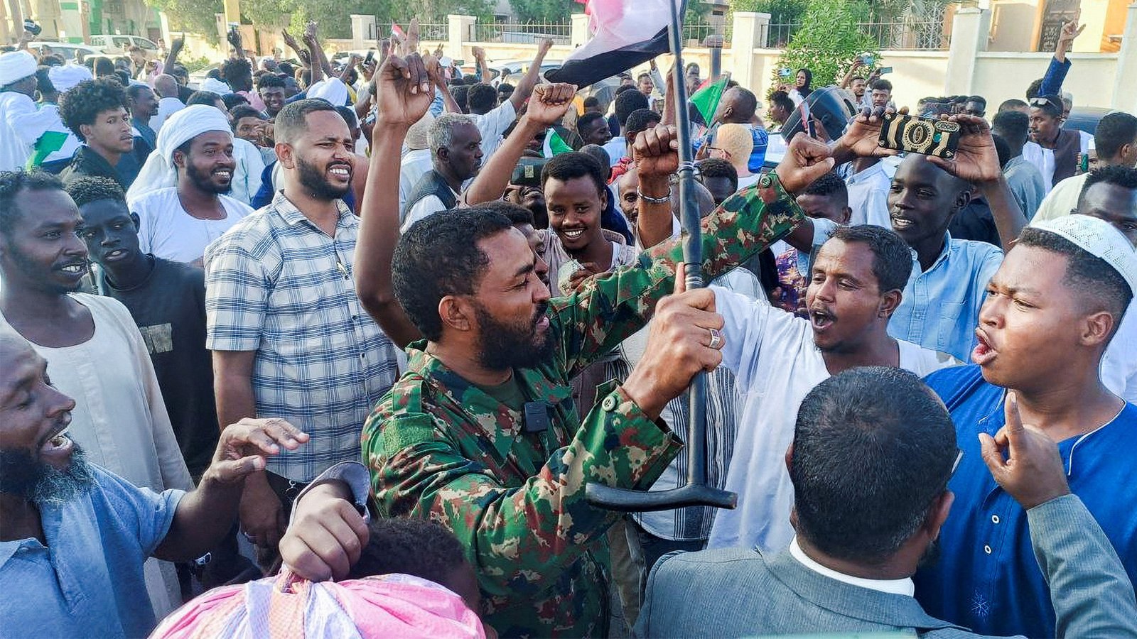 Sudan celebrates as troops recapture key city of Wad Madani from MSF | Sudan War