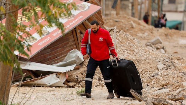 Hundreds of families leave the west coast while the great Israeli attack continues