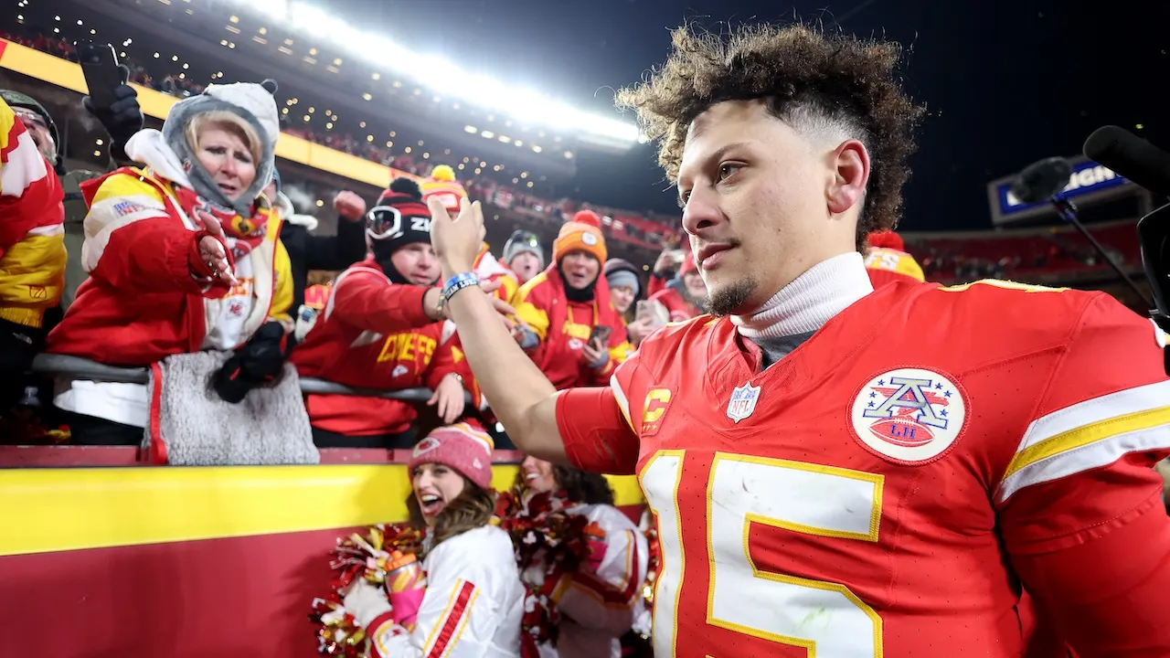 Caitlin Clark and Taylor Swift cheer as Patrick Mahomes leads Chiefs to AFC title after birth of daughter