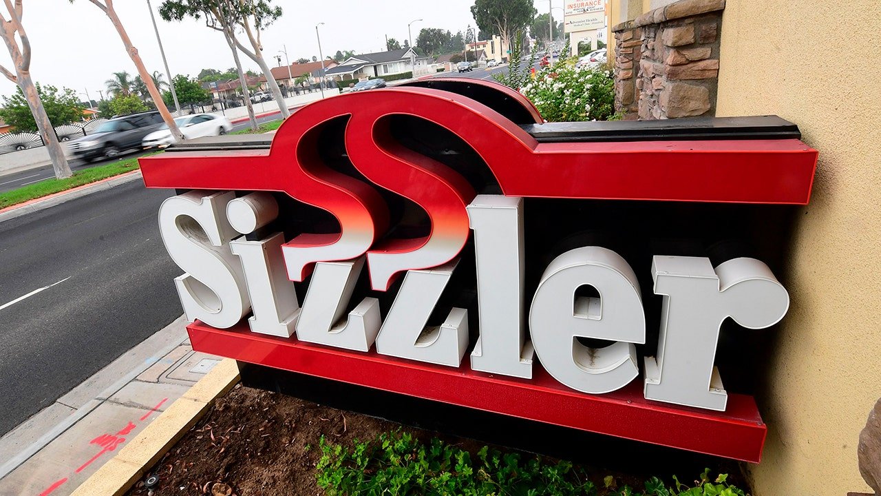 Sizzler is offering free meals to victims of the California wildfires, responding to multiple locations