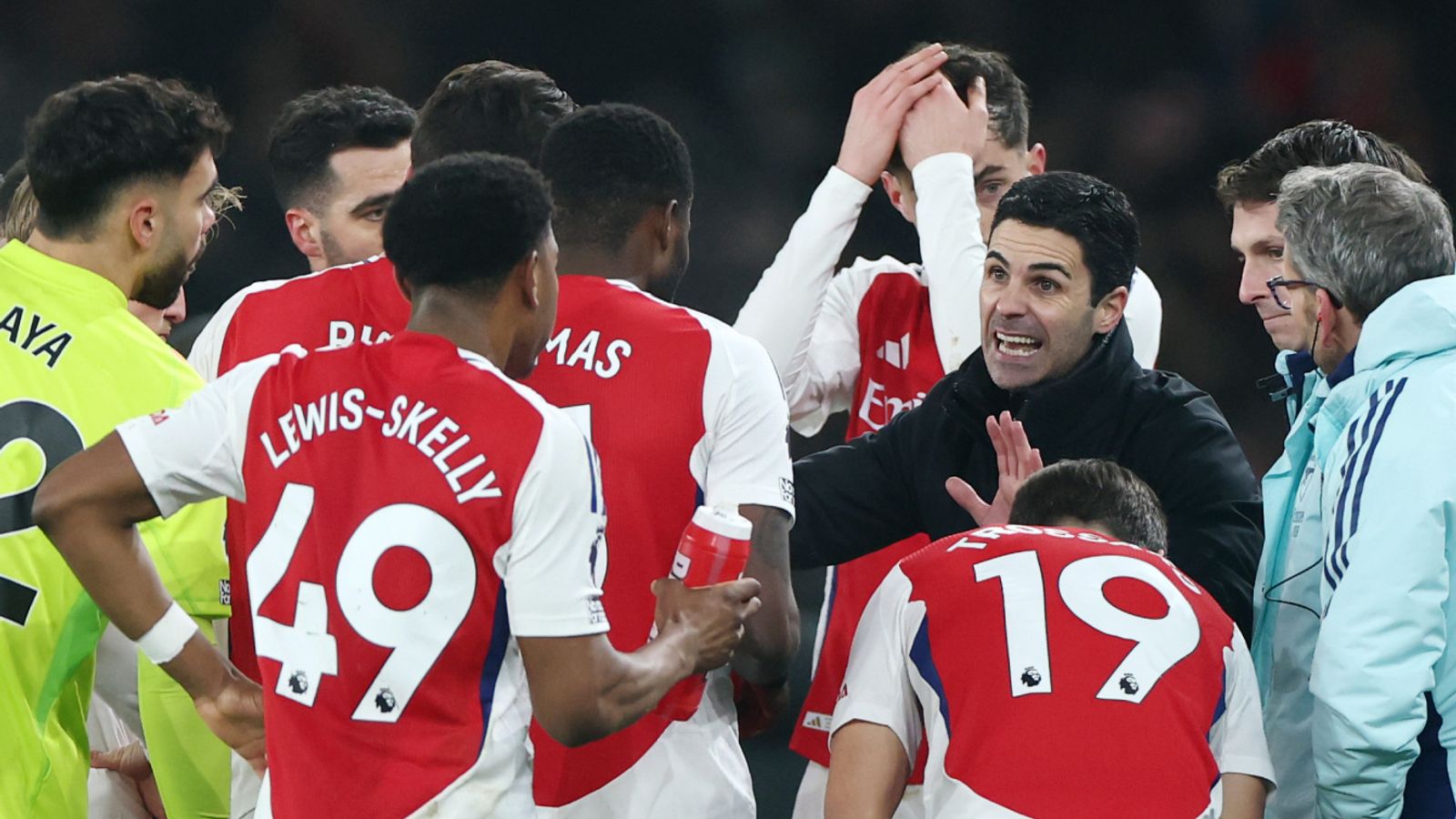 Mikel Arteta compares Arsenal and Liverpool’s bench options and says Gunners are ‘very short’ after Aston Villa draw Football News