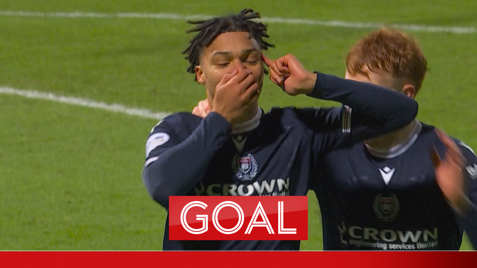 Adewumi beat Rangers with a clinical finish to give Dundee an early lead!