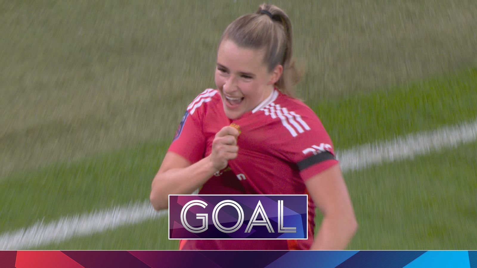 “She did it!” |Thune’s precise shot gave Manchester United the lead in the derby!