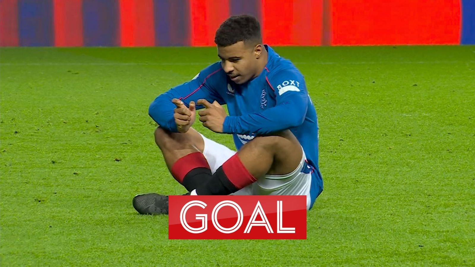 Rangers take an early lead after Aberdeen make a terrible mistake!