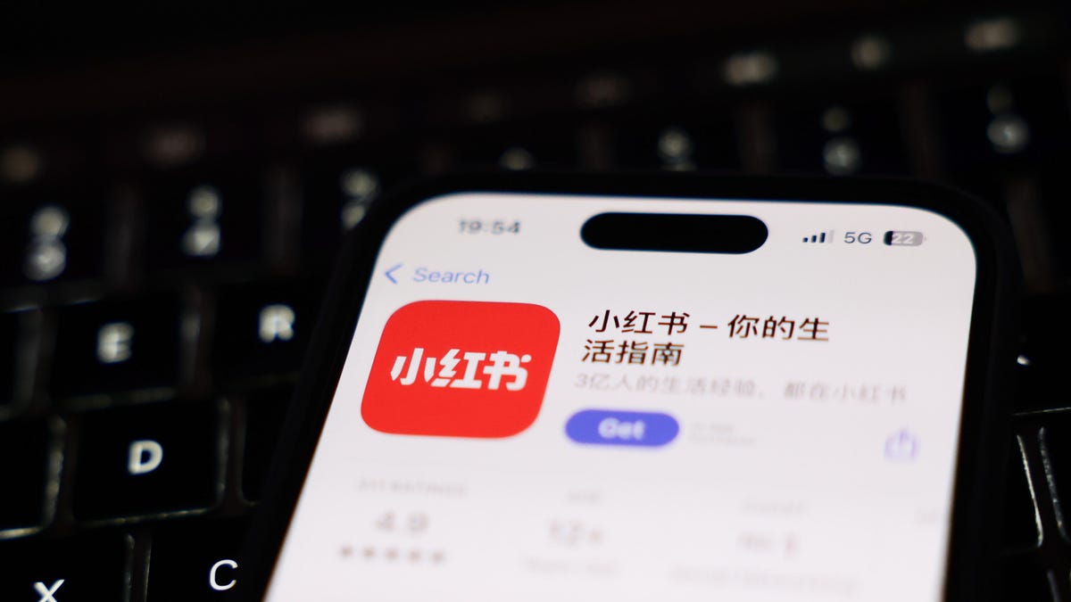 As TikTok Ban Looms, Angry Users Flock to Other Chinese Social Media Apps