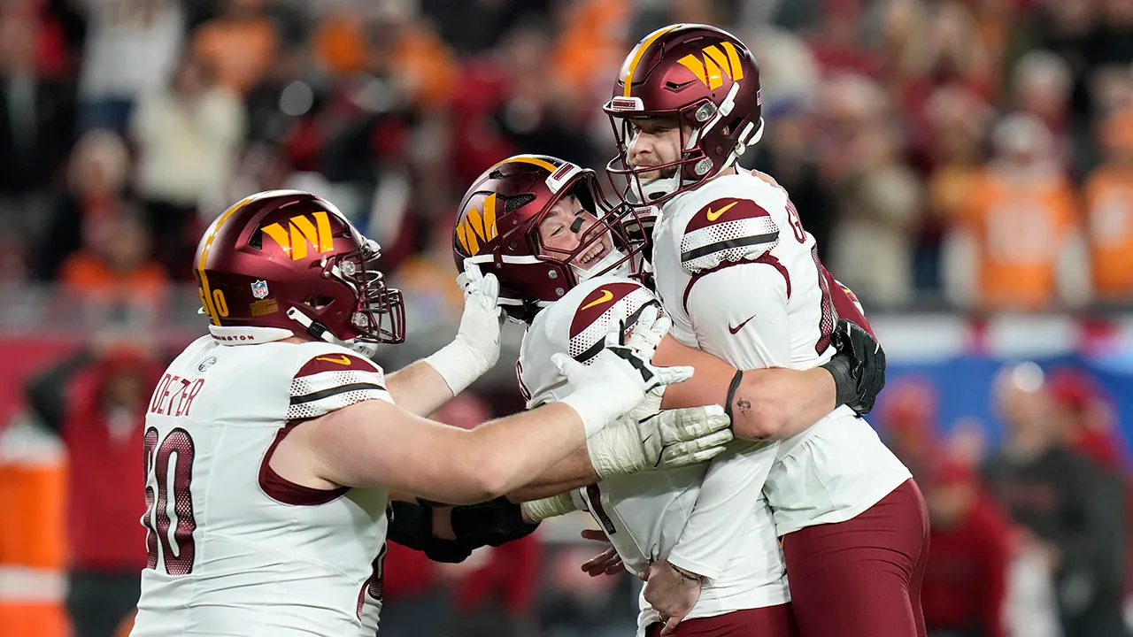 Commander kicker fires game-winning field goal through uprights to defeat Buccaneers in wild-card round