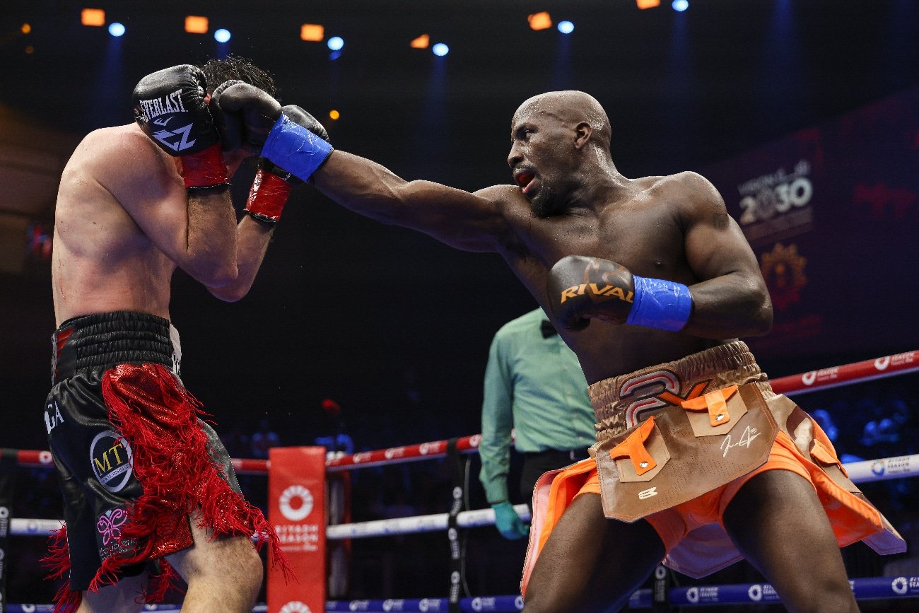 Tevin Farmer vs. William Zepeda rematch underway